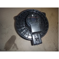 Моторчик печки без крыльчатки . Mazda CX-7 2006 по 2012 год