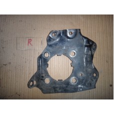 Накладка на стакан кузова , передний правый. Mazda CX-7 2006 по 2012год
