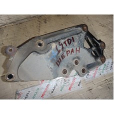 Кронштейн правый крепления  дв. 1.9 тди. 00- Volkswagen Sharan 1995 по 2010 год.