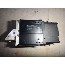 Кнопка включения  аварийки . Volkswagen Passat B6