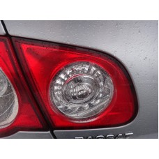 Стоп левый крышки багажника. Седан . Volkswagen Passat B6