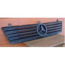 Решотка передняя  MERCEDES VITO 638